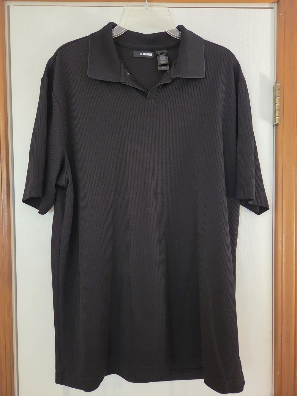 Claiborne Men’s Black Short-Sleeve Polo with Subtle Texture, Y2K Vintage